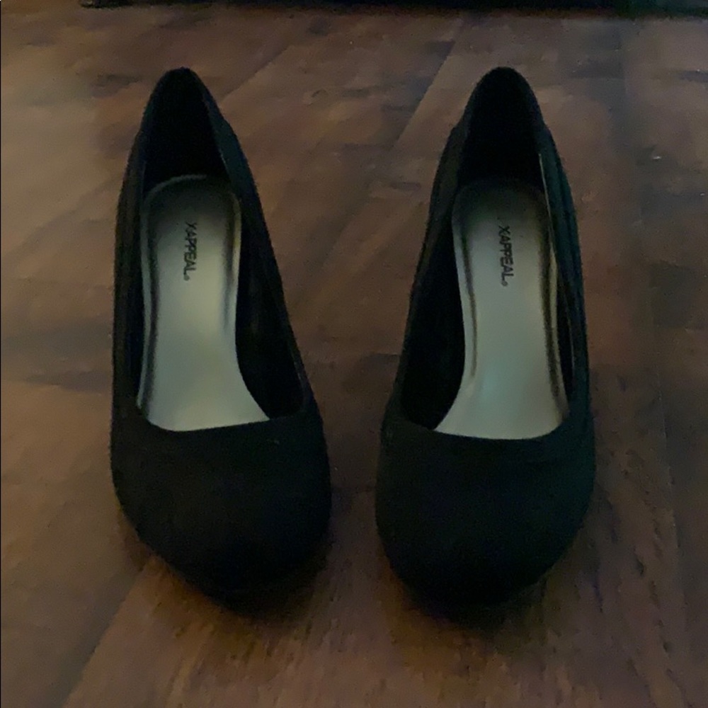 Xappeal Black Pumps